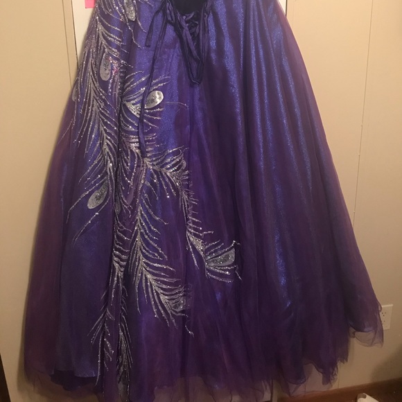 PLUS SIZE PROM DRESS💜 - Picture 3 of 5